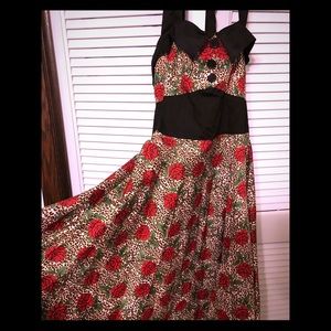 Leopard print retro style dress with red roses 🌹